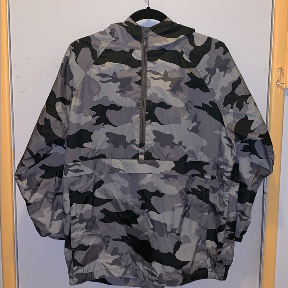 Grey Camo Print Sweater w hood